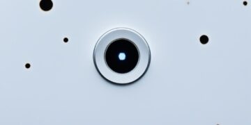 czarna plama na ekranie iphone